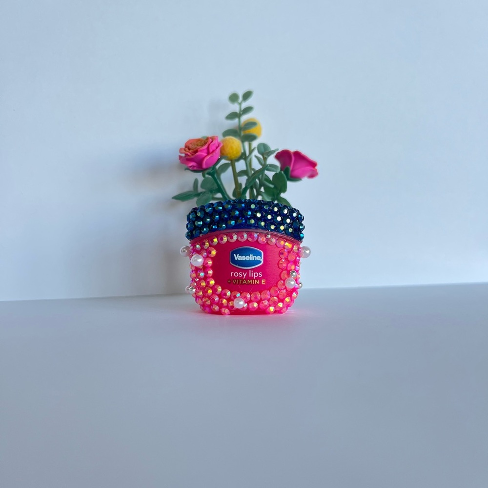 Vaseline Rosy Lips Decorated Jar